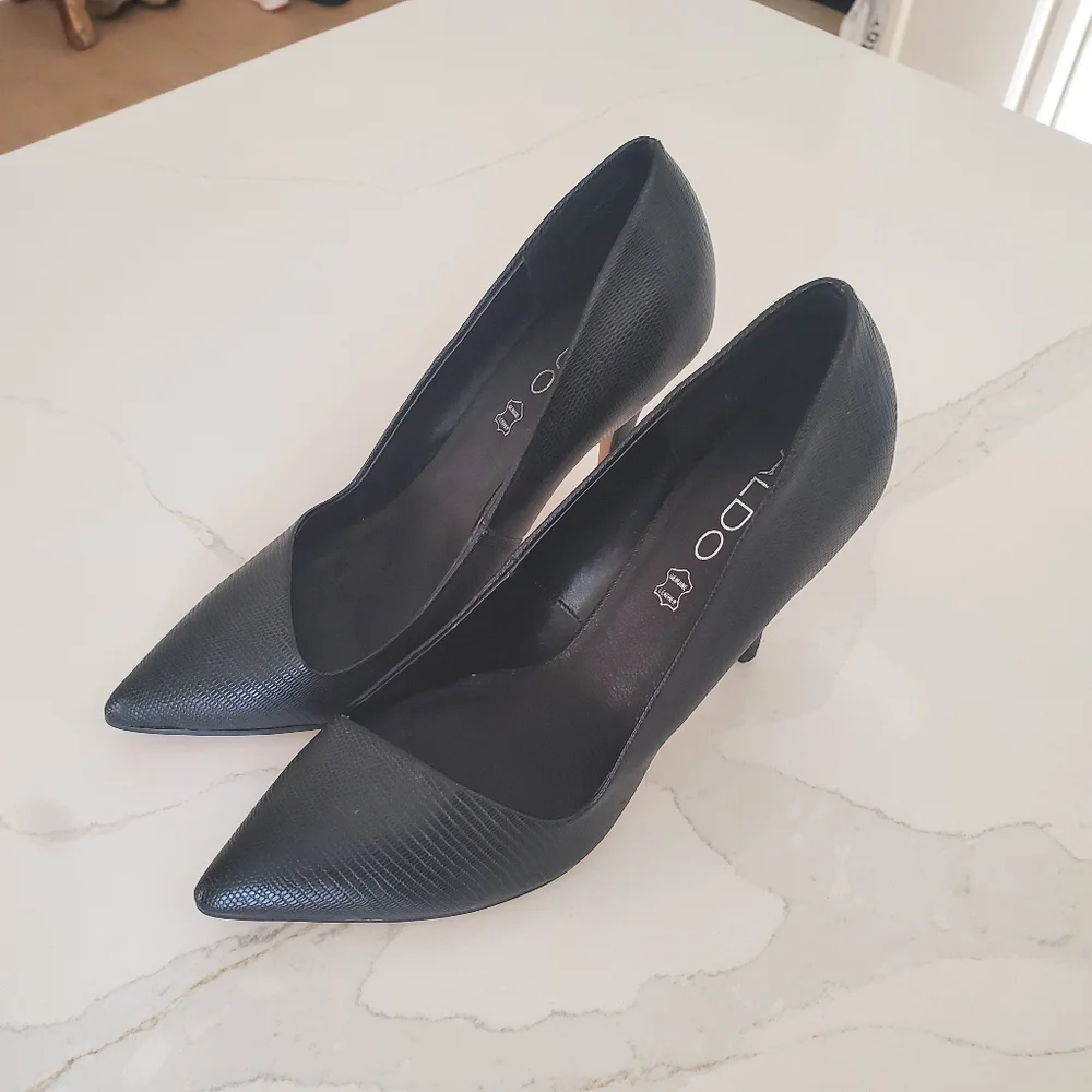 Heels - Picture 3 of 6